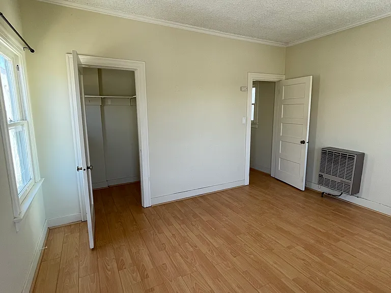 809 1/2 N Ridgewood Pl — Photo 10