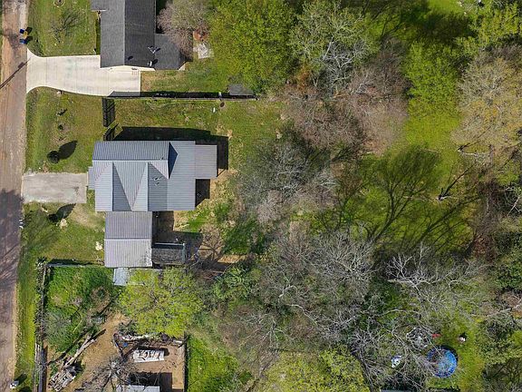 3rd image of 1203 Peterson Rd