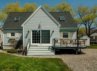 34 Pine St, York, ME 03909