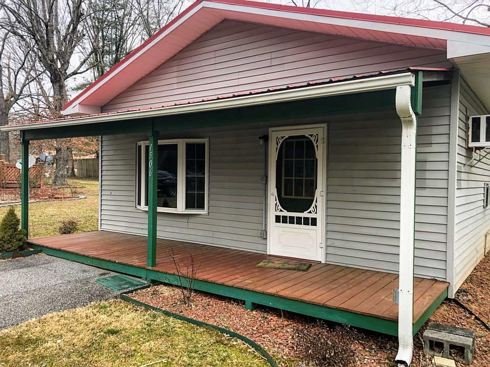 Charming studio cottage located close to downtown Hendersonville