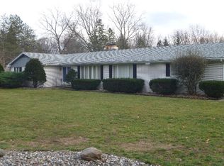 5985 Birchcrest Dr, Saginaw, MI 48638