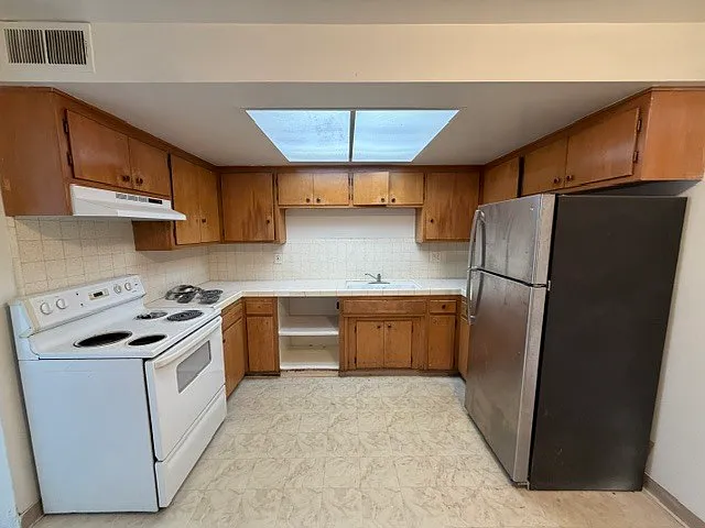 1304 Ensenada Dr — Photo 4