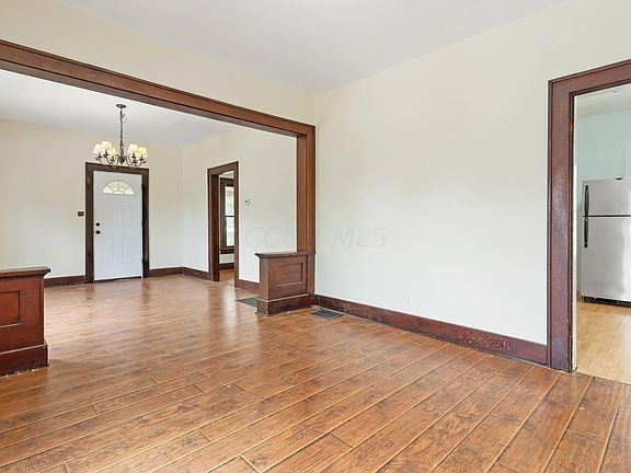 5th image of 196 N Vine St