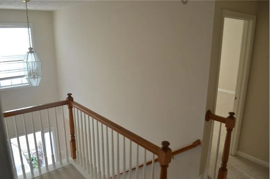 3 bed, 2.5 bath, 1956 sqft, $2,600 — Photo 3