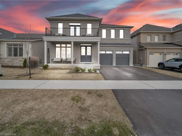 15 Dass Dr E, Centre Wellington, ON N1M 0H1
