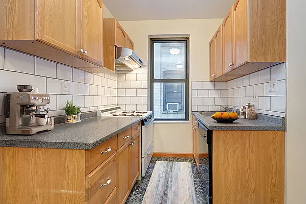 Rented by Douglas Elliman | media 16