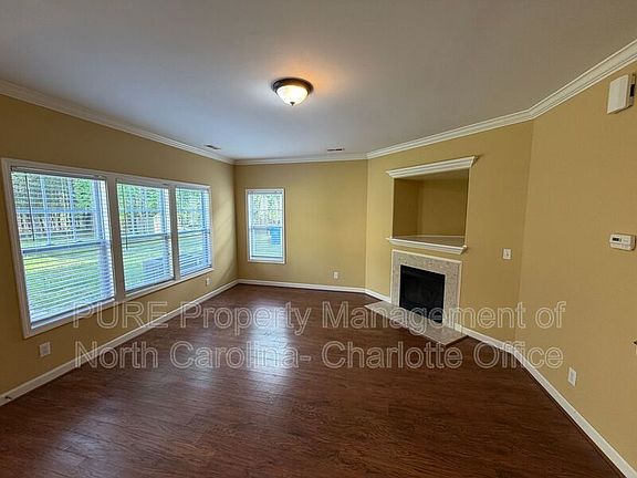 5th image of 4385 Tucker Chase Dr