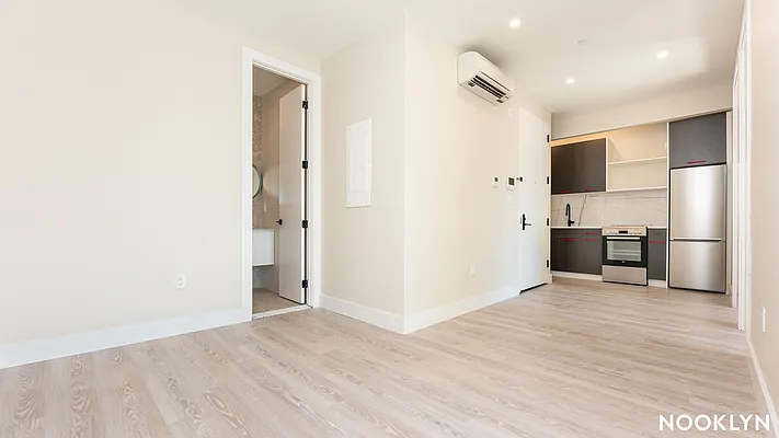 Rented by Nooklyn NYC LLC | media 31