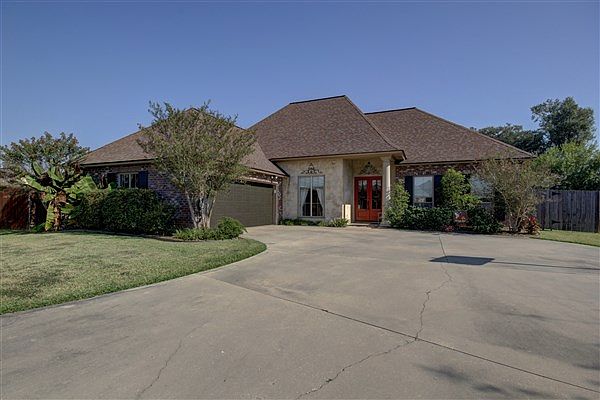 1st image of 114 Crestmont Blvd
