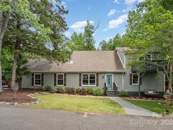 4033 Windward Dr, Tega Cay, SC 29708
