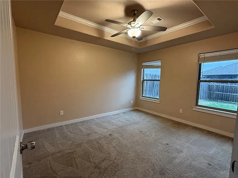 522 Vee St #522 — Photo 1