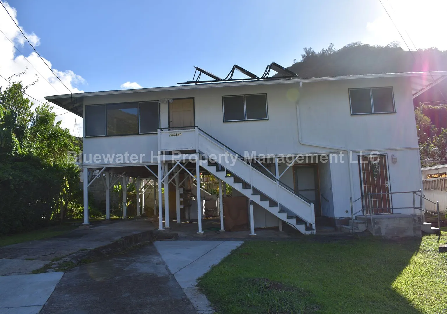 Palolo 3/1/2 duplex home w/ utl. incl. — Photo 1