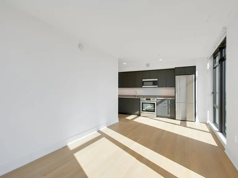 662 Pacific St #16Q — Photo 5