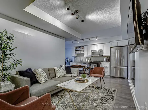 525 Adelaide St W #1020, Toronto, ON M5V 0N7