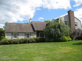 340 Oakford Rd, Clarks Summit, PA 18411