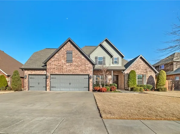 6219 S 28th St, Rogers, AR 72758