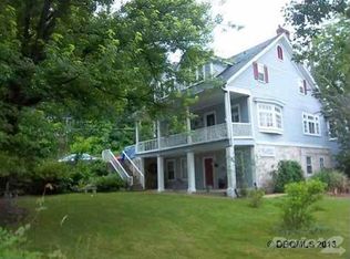 713 S Bench St, Galena, IL 61036