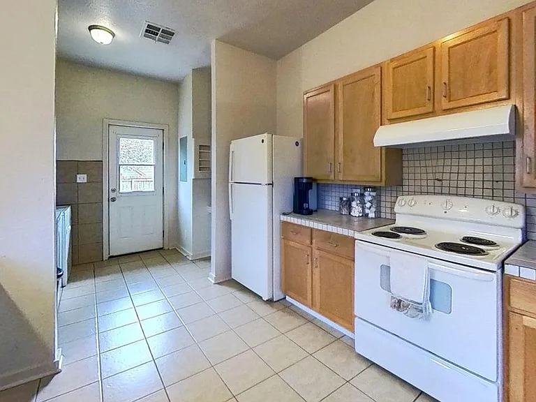 615 W Martin Luther King Dr #1 — Photo 8