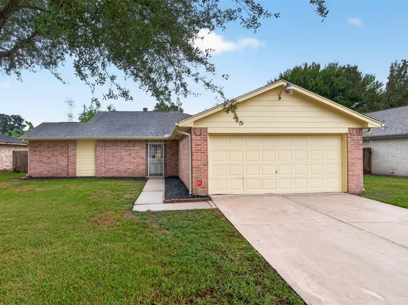 2711 Dove Country Dr, Stafford, TX 77477