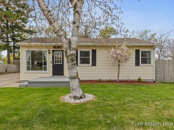 2915 Earle Ave SW, Grandville, MI 49418