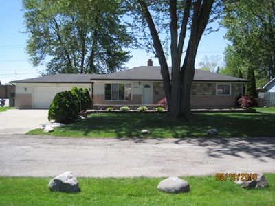 27020 Beamer St, Harrison Township, MI, 48045
