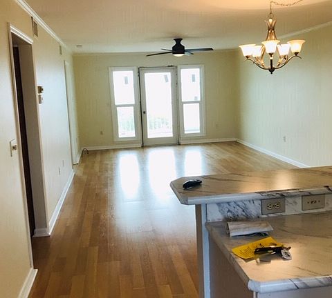 2nd image of 4410 Warren Ave APT 409