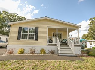 3 B St, Merrimac, MA 01860