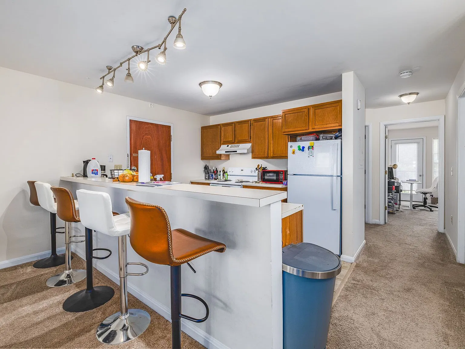 Walk to UC & UC Medical | 1BR/2BR Apartments — Photo 1