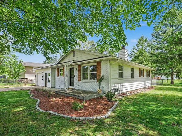 402 Charles St, Paw Paw, MI 49079