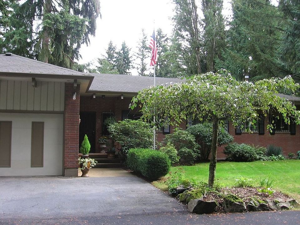 1st image of 3547 NE 182nd St