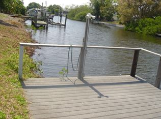 1609 Robbins Rd, Nokomis, FL 34275