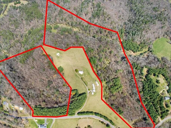 110 Highlander Ln, Woodlawn, VA 24381