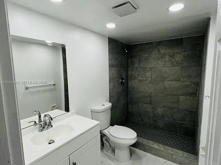 700 SE 2nd Ave #313 — Photo 16