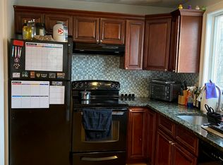 87 Sutton St #2, Providence, RI 02903