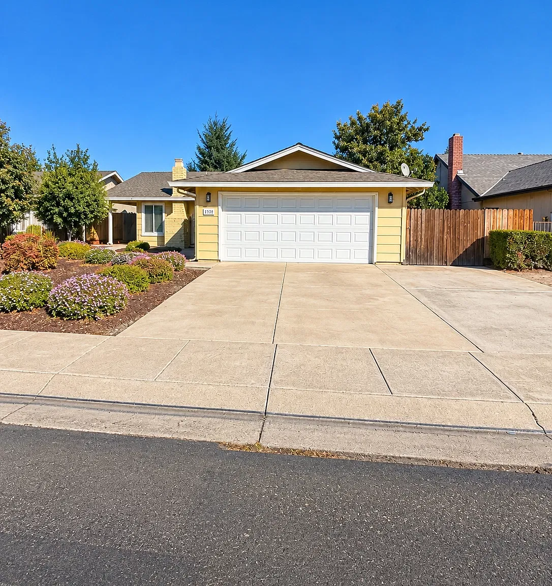 3 bed, 1340 sqft, $2,389 — Photo 1