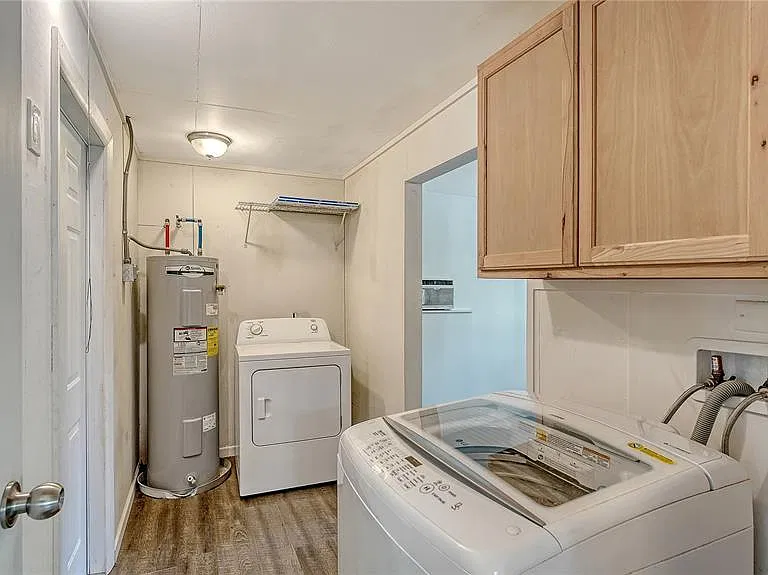 209 Briggs Ct — Photo 29