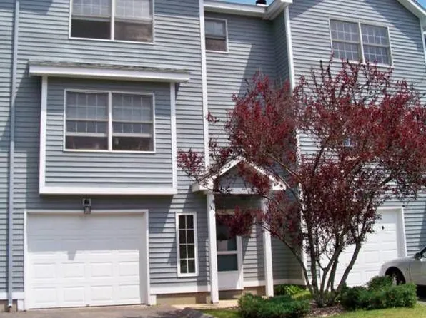 806 Fieldstone Ct, Colchester, CT 06415