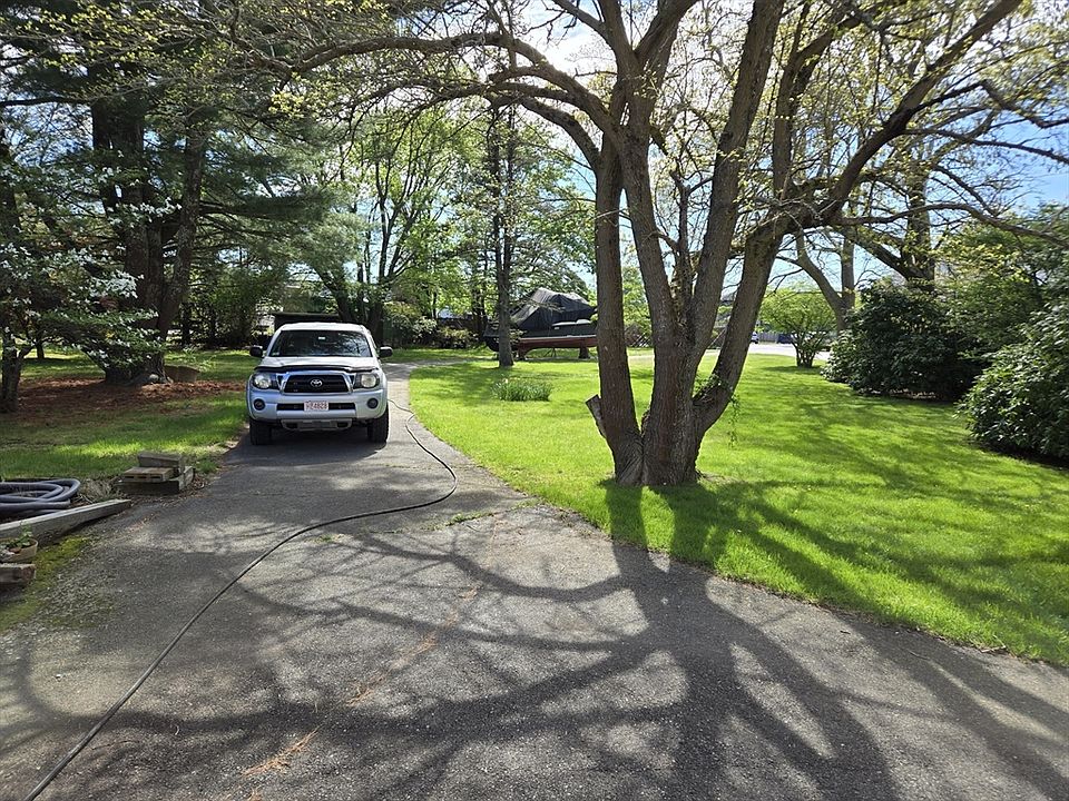 2nd image of 954 951st Gln