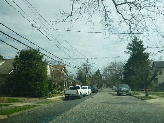 Exterior Neighborhood (street photo)