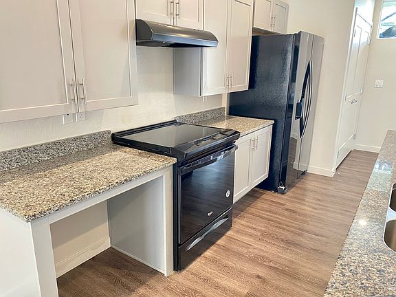 5th image of 1500 W Thunderbird Rd #111