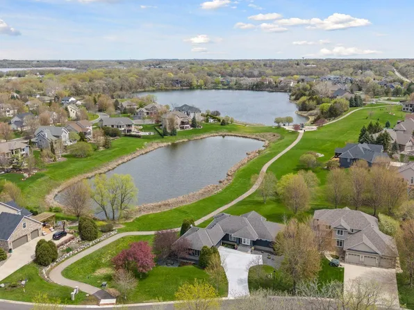 8285 Kelzer Pond Dr, Victoria, MN 55386