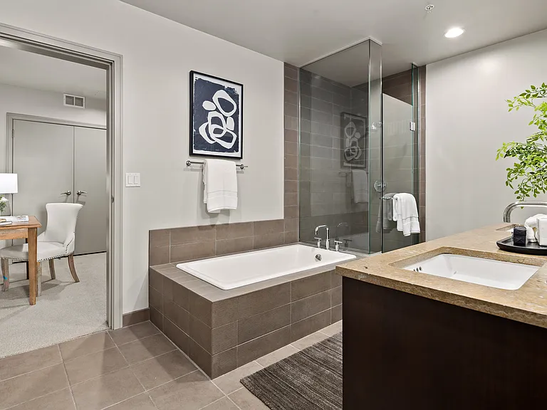 10650 NE 9th Pl #1925 — Photo 30