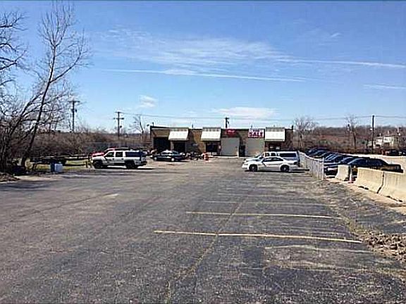 2nd image of 5919 N Dixie Dr