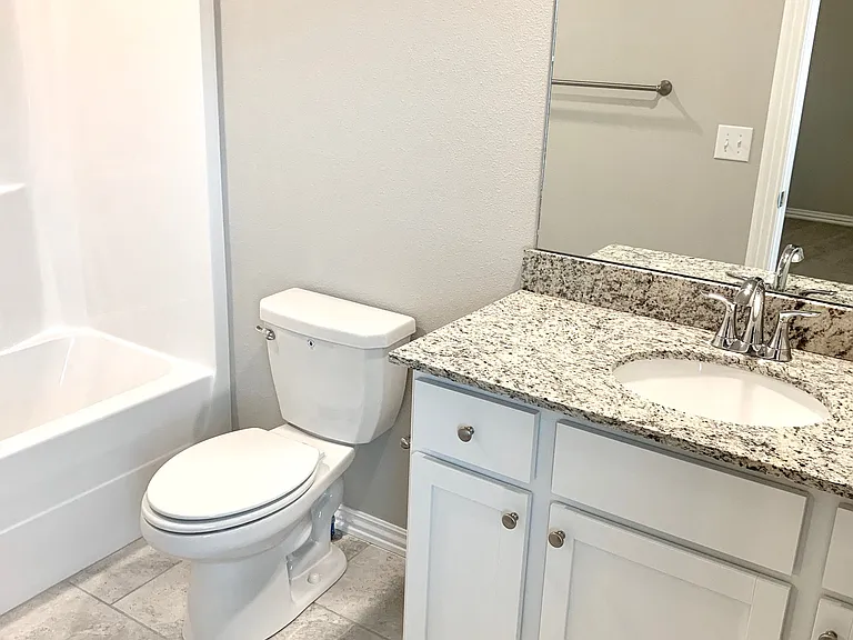 C1 (2-car) Master Bath