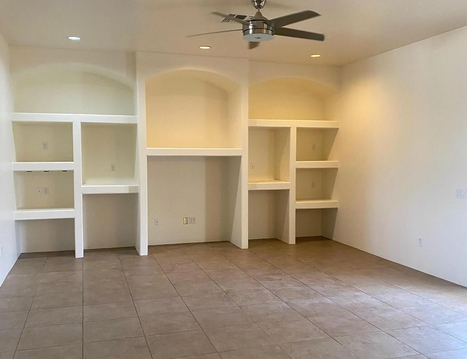 3 bed, 3.0 bath, 2772 sqft, $3,250 — Photo 4