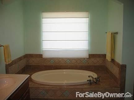 Bathroom has been painted, new pictures coming soon.