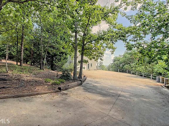 4th image of 800 Skyland Dr