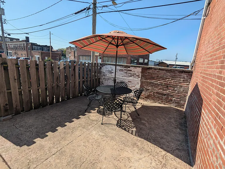126 W A St #1B — Photo 26