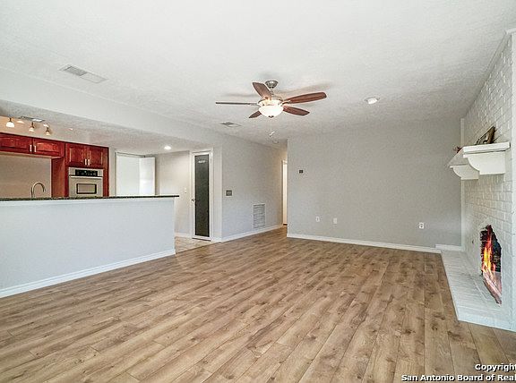 5th image of 16322 Halifax St