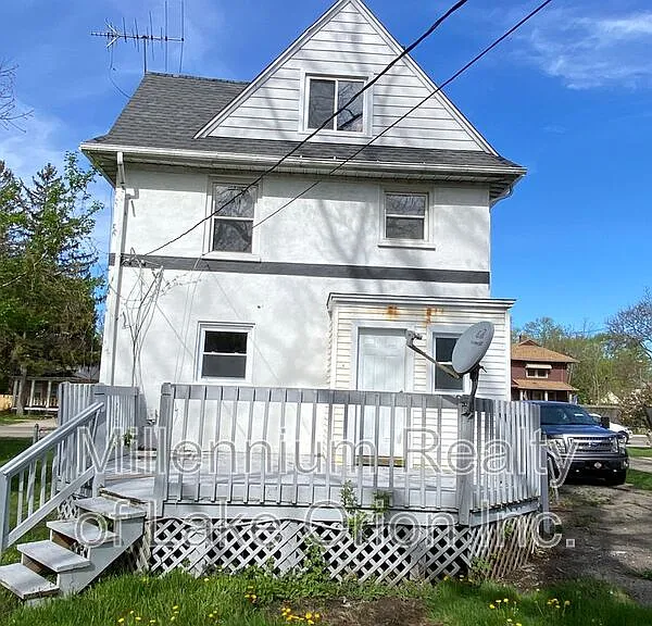 638 Joslyn Ave — Photo 22